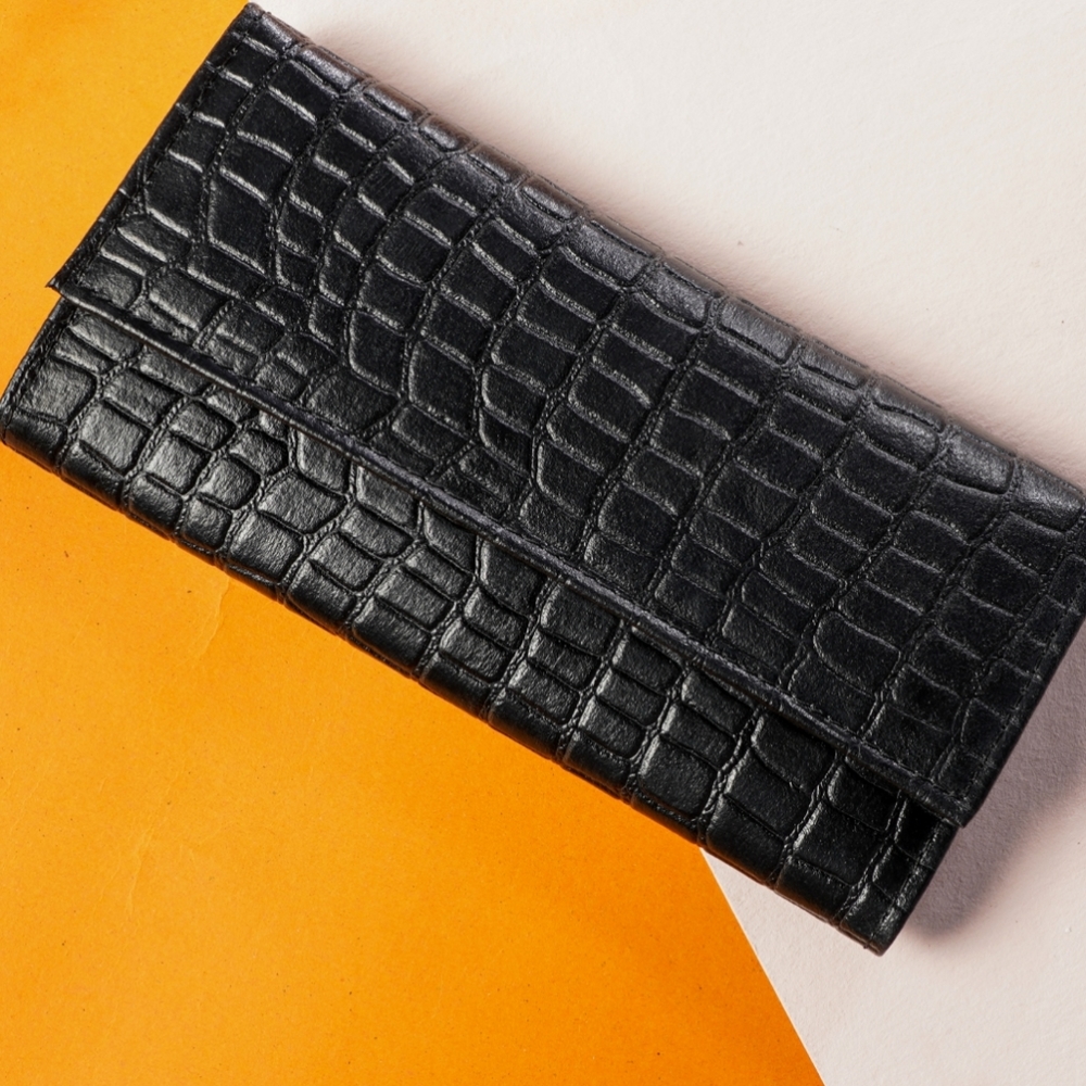 PASSAGE Black Genuine Leather RFID Croco Embossed  Bi-Fold Wallet